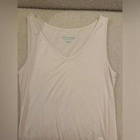 Soft Surroundings Floral Top with undershirt - Picture 4 of 4